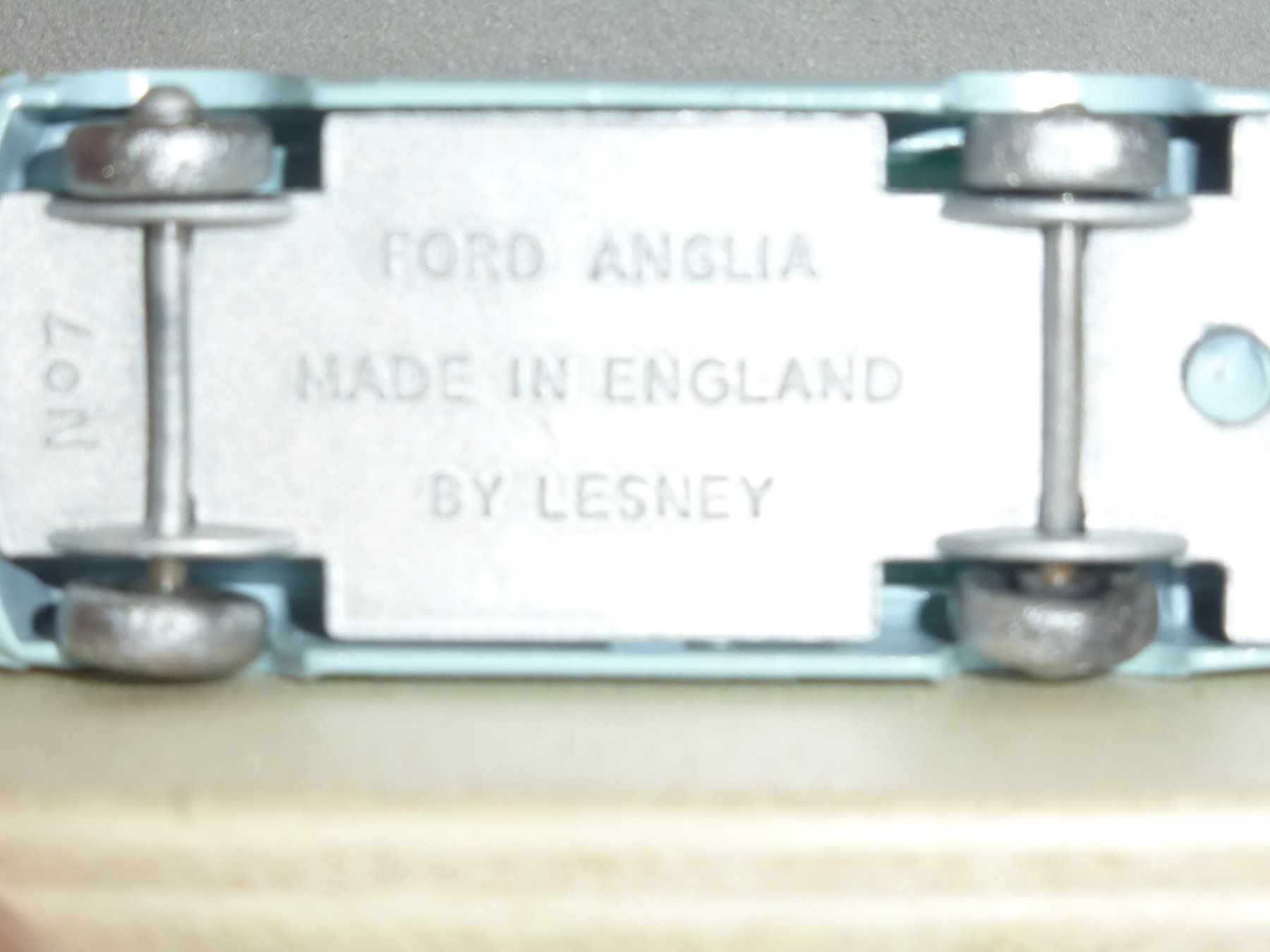 Matchbox Modellini d'auto: Matchbox Ford Anglia hellblau Modellauto – Usato da Gempen venduto da Smokie72 3