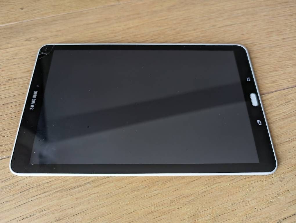 Samsung Tablettes PC: Samsung Tab E – D'occasion à Zofingen par bue_nd8b 2