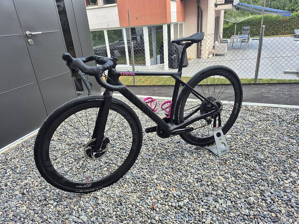 Canyon Vélos: Canyon Endurace CF 2023 – D'occasion à Fribourg par kri_z2ws 2