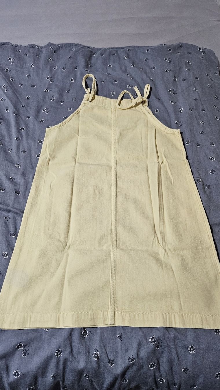 Robes: Gelbes Latzhosen Kleid – D'occasion à Sax par Kieselstei 1