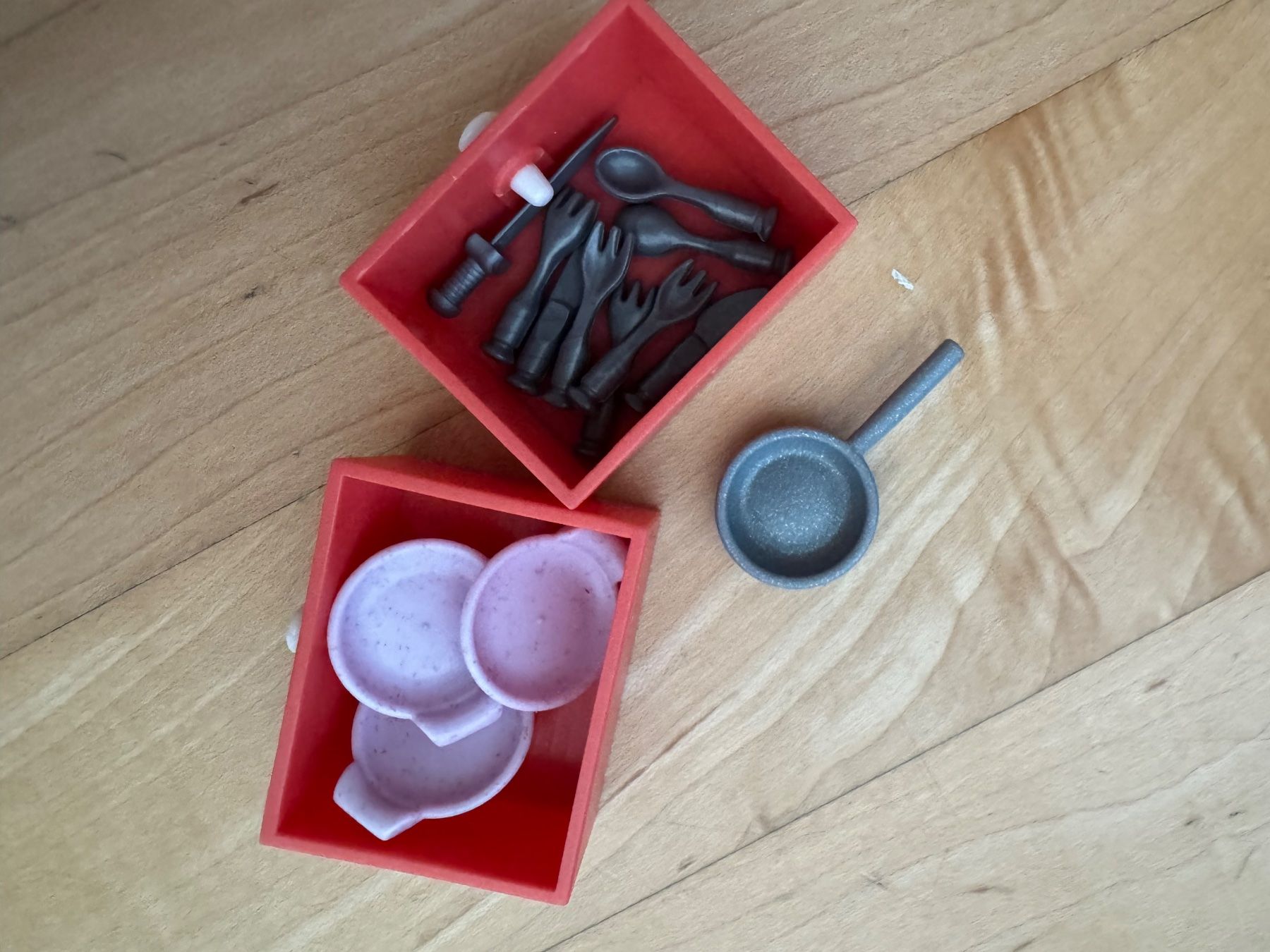 Spielzeuge: Puppenmöbel-Set,  wie neu – Neu (gemäss Beschreibung) aus Basel von mot_2r9g 5