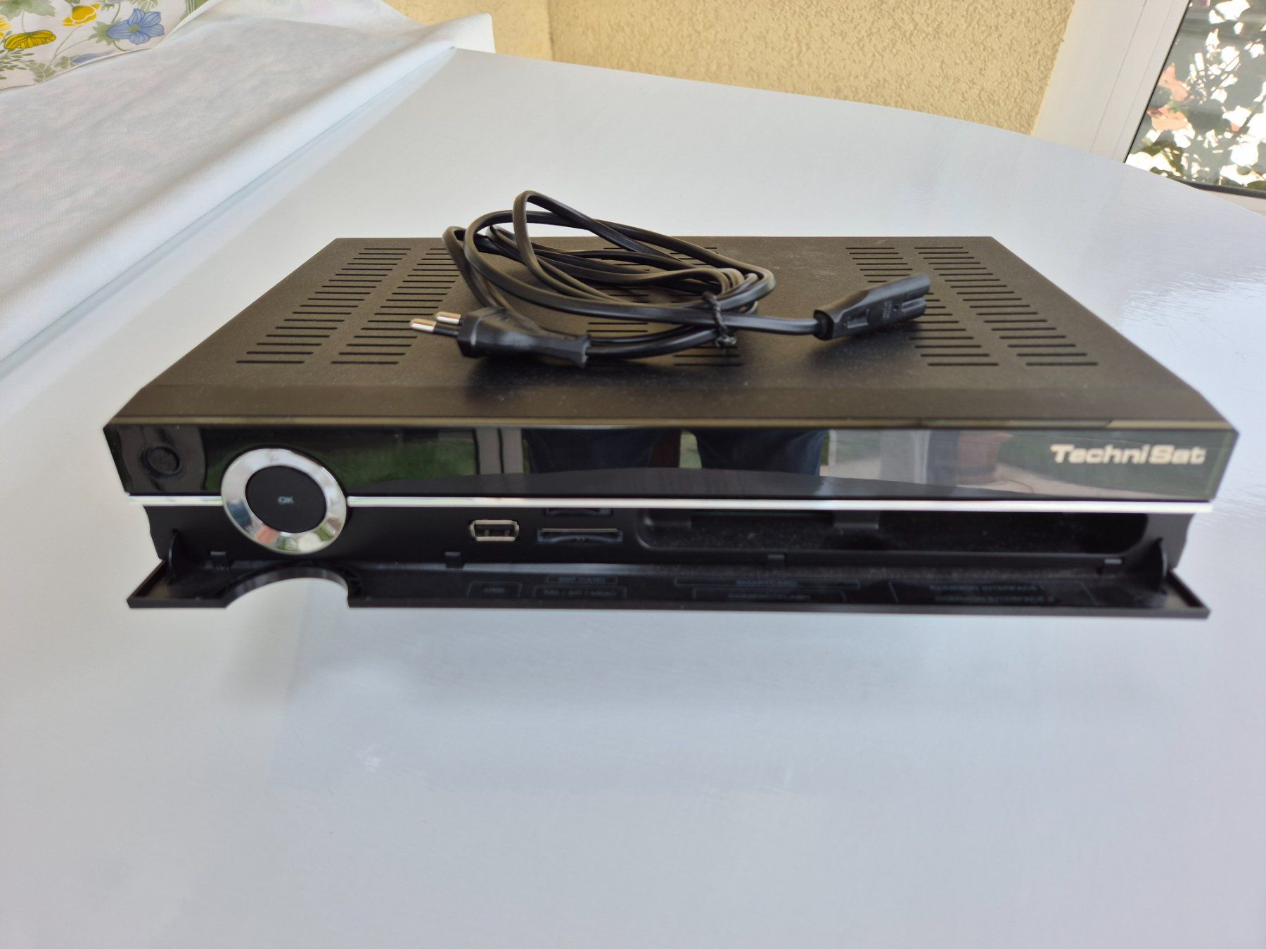 Technisat Récepteurs: Technisat HD8+ Sattelitenempfänger – D'occasion à Winkel par wipendi 2
