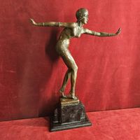 Figur, Tänzerin der 20 Jahre,  Bronze, knapp 50cm hoch