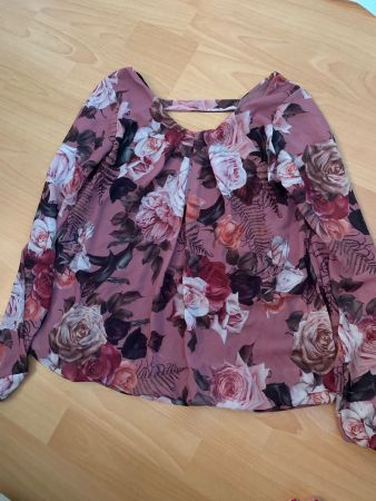 Joli chemisier avec fleurs taille S