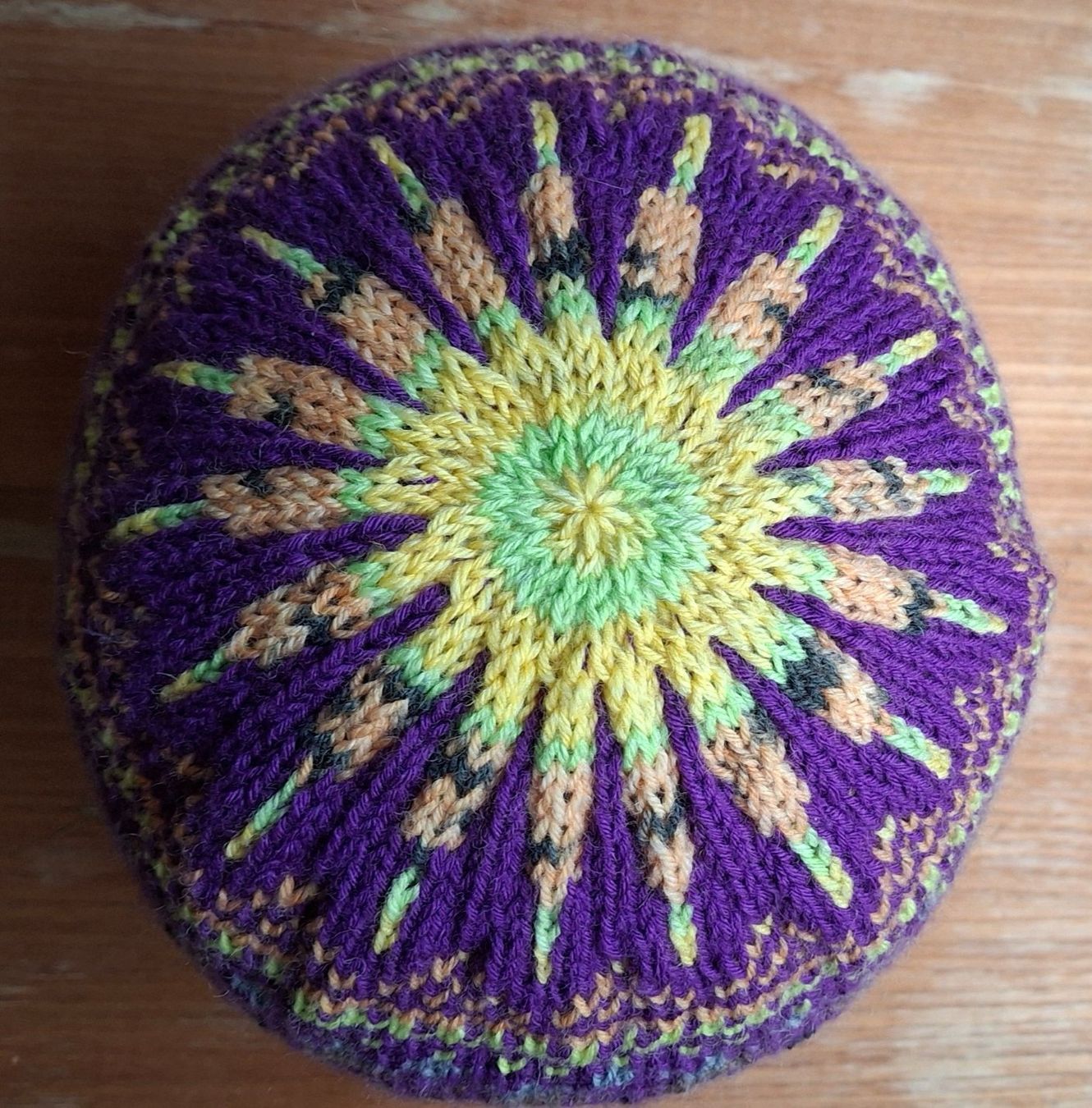 Copricapi, berretti & cappellini: Mütze Beanie "Planetarium2"   handgestrickt   NEU – Nuovo (secondo la descrizione) da Langenthal venduto da Handstrick 4