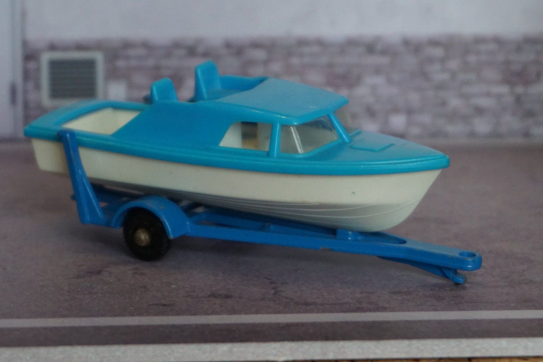 Matchbox Modellini d'auto: Matchbox Boot mit Hänger ALT TOP !!!!!!!!!!!!!! – Usato da Reiden venduto da Doppeldecker69
