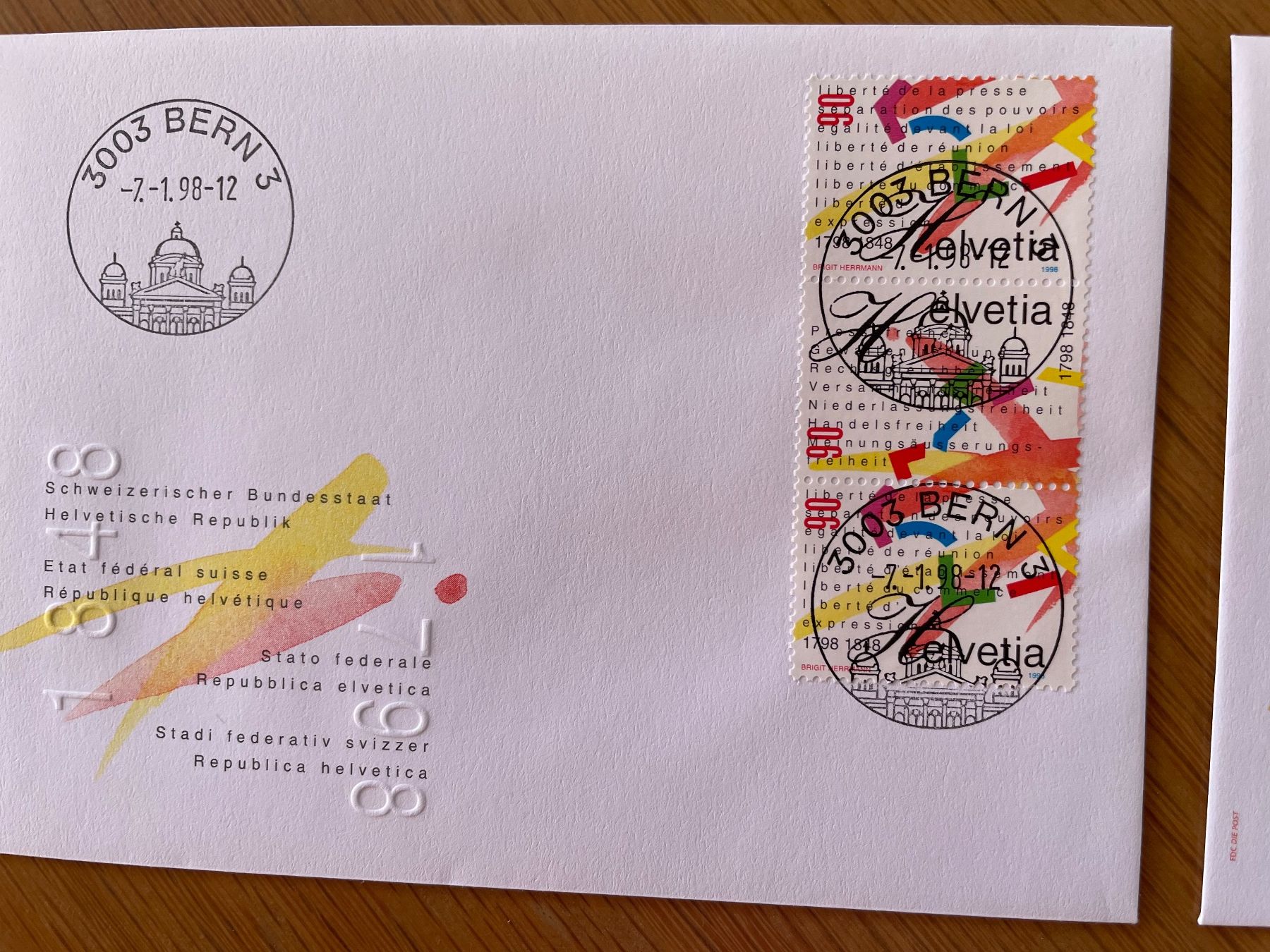 Tous les timbres: 4 doc. différents, 1er j, parfait état – D'occasion à Sonceboz-Sombeval par Comment2 2