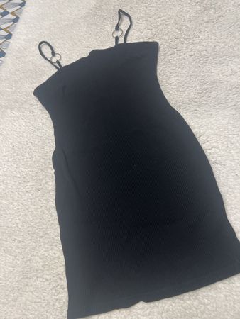 Robe noire Glamorous, taille 42, bretelles anneaux