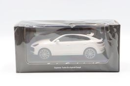 Porsche Cayenne Turbo S E-Hybrid Coupé 2019 1:43 Norev