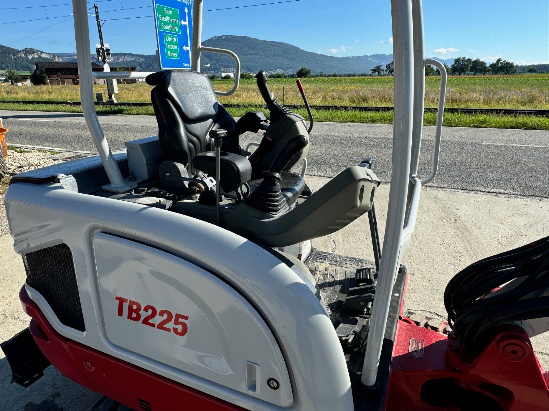 Takeuchi Escavatori: Bagger Takeuchi TB225 2.5T Nr. 204 – Usato da Niederbipp venduto da baggerch 4