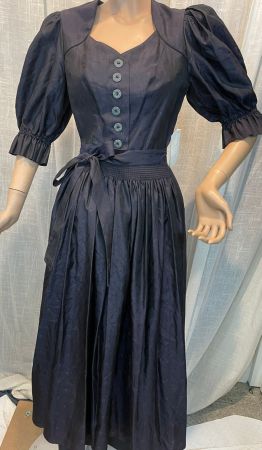 EDLES ISOLA TRACHTENKLEID SCHWARZ – NEU – GRÖSSE 36