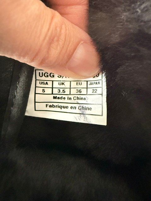 Ugg Scarpe per ragazze: neuwertige UGG Winterboots, Grösse 36 – Nuovo (secondo la descrizione) da Wangen b. Olten venduto da Ticigirl0 2