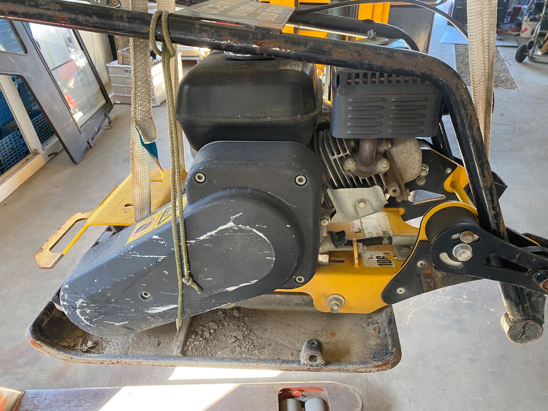 Tutte le macchine: JCB Vibroplatte Rüttelplatte 100Kg – Usato da murgenthal venduto da Vision05 1