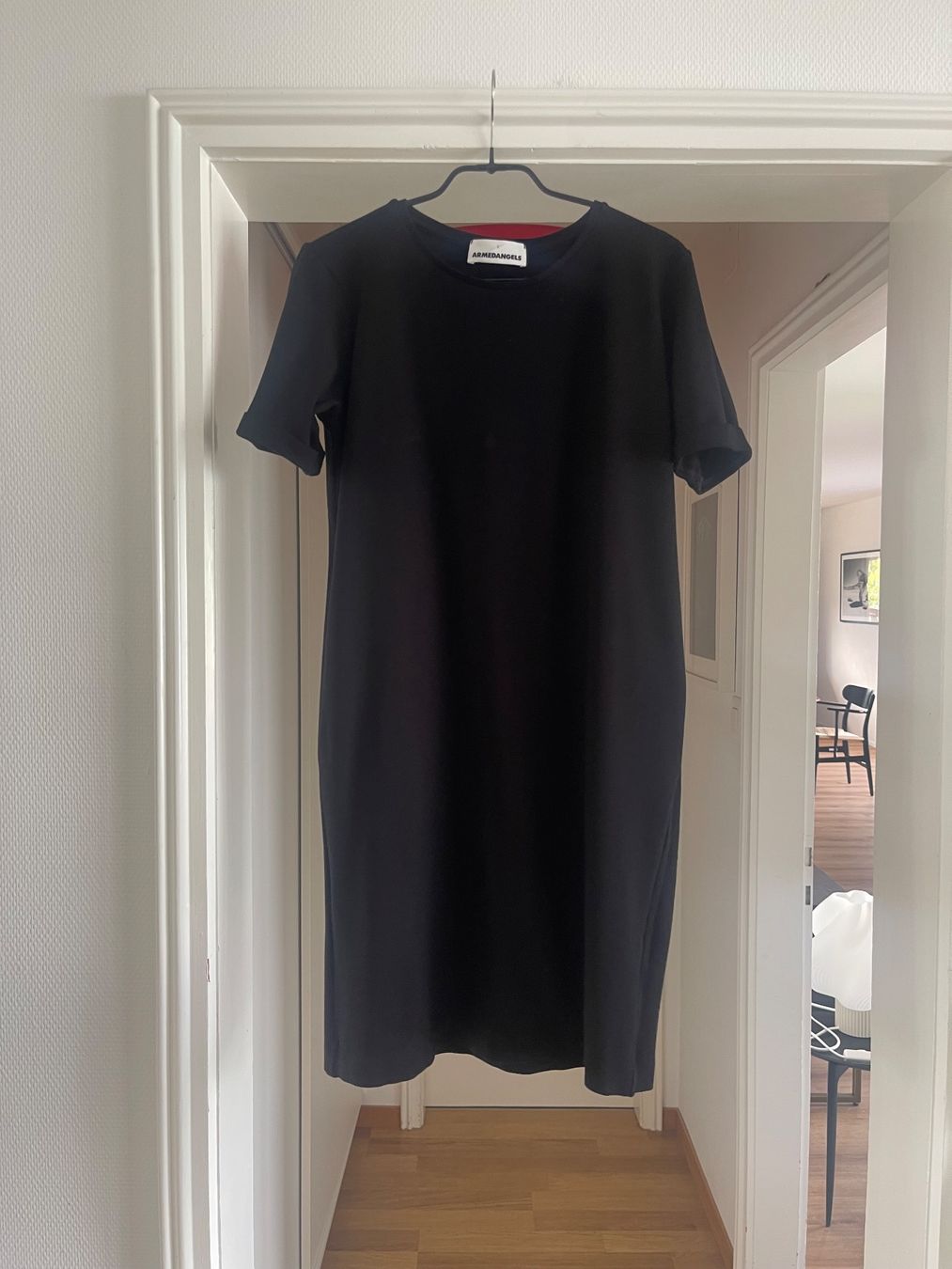 Armedangels Vestiti: ARMEDANGELS T-Shirt Kleid Schwarz S – Usato da Horgen venduto da Sol-verde