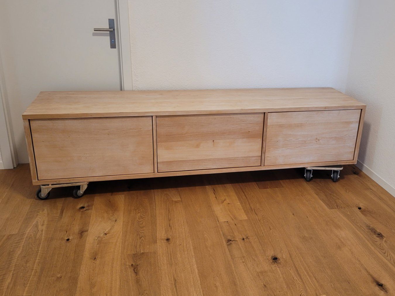 Cassettiere: Grosses Sideboard aus Massivholz – Usato da Wil SG venduto da hausersamuel