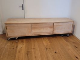 Grosses Sideboard aus Massivholz