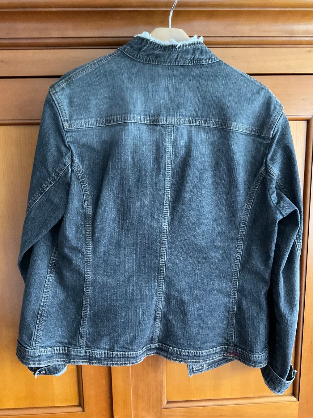 Jeans: lässige Jeansjacke – Usato da Arbon venduto da Grandino 1