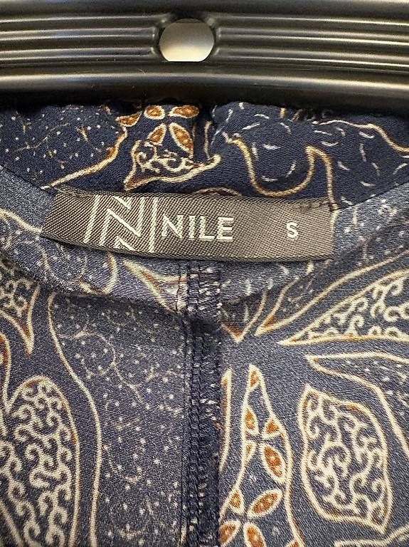 Vestiti: Nile - Kleid Kurzarm, dunkelblau gemustert – Usato da Winterthur venduto da Pluna70 3