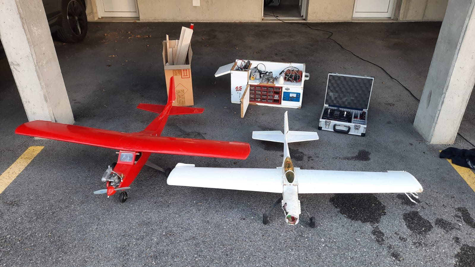 Modellismo RC: Avions RC occasion à réparer – Usato da Riaz venduto da bay_t9zk