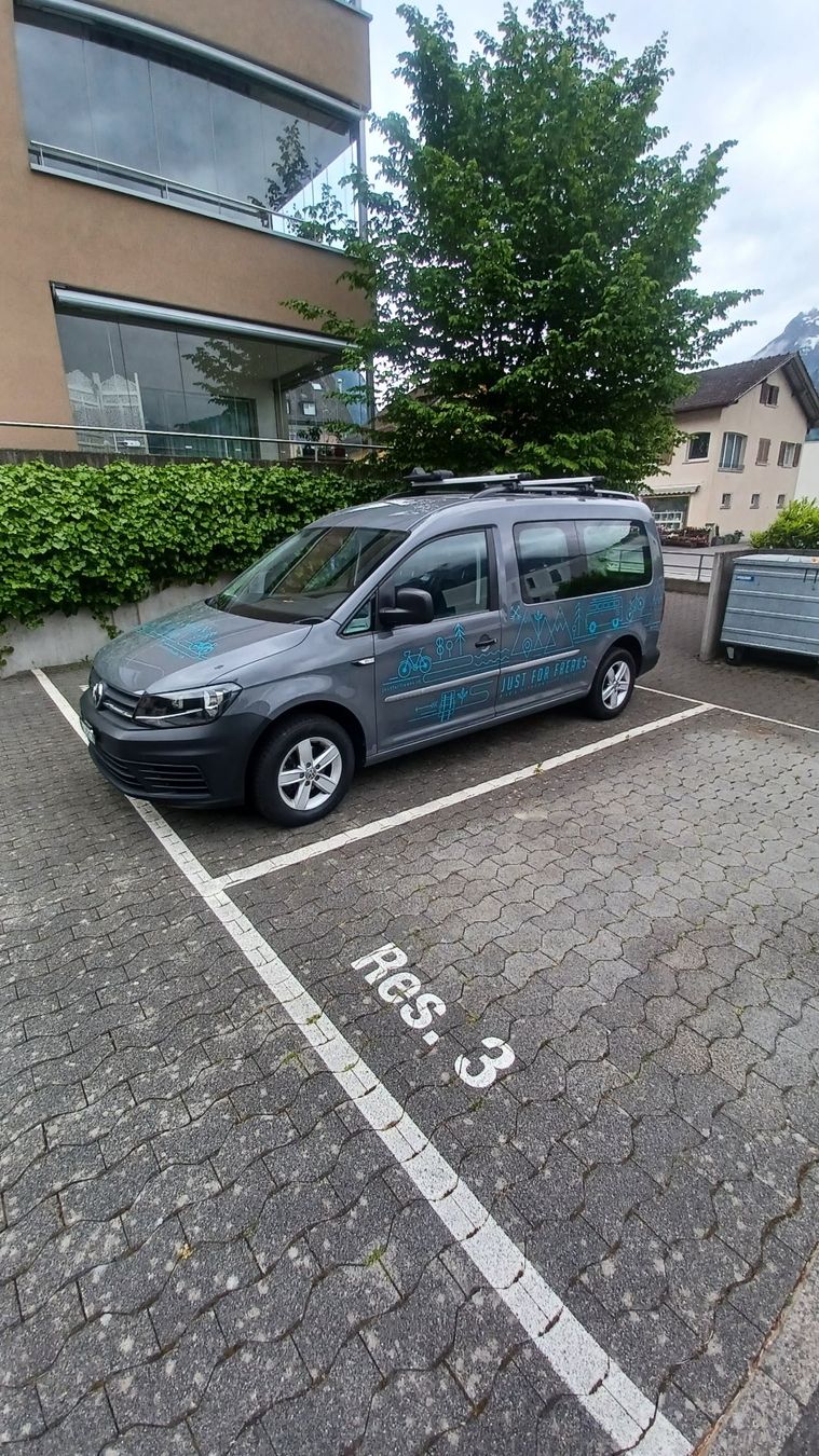 VW Automobili: VW Caddy Maxi – Usato da Altdorf UR venduto da moudicato 2