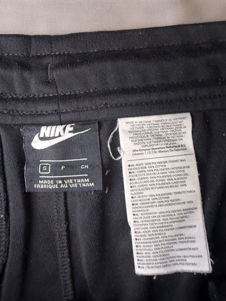 Pantaloni: Nike Trainingshose Schwarz, Grösse S – Usato da Oberweningen venduto da dalav1ntage 3