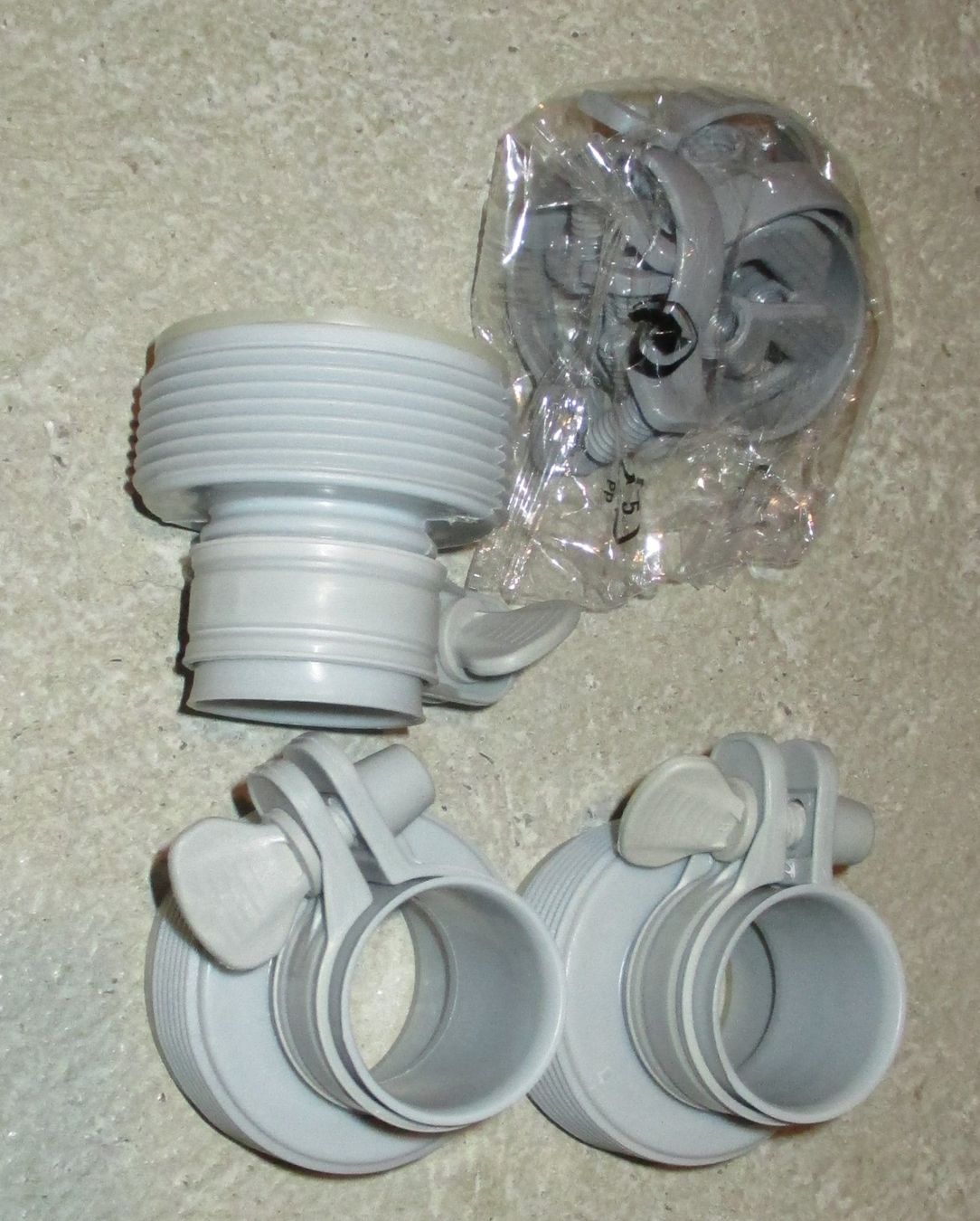 Intex Piscine: Poolzubehör Intex, Adapter-Set 38/32mm, – Nuovo e nell'imballaggio originale da Montlingen venduto da Mabesi 1