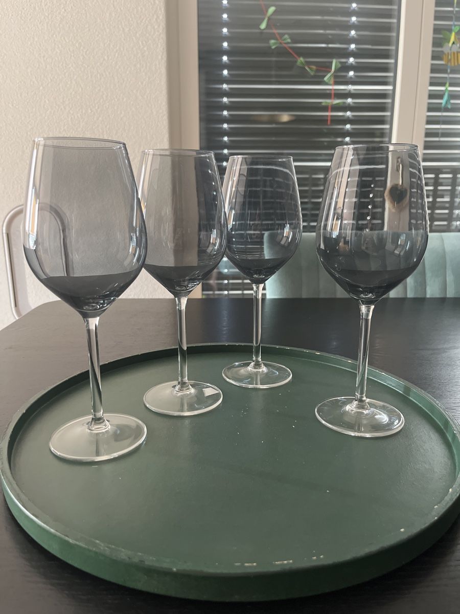 Bicchieri: 4er Set Rauchgraue Weingläser – Usato da Aarau venduto da kre_nw8l