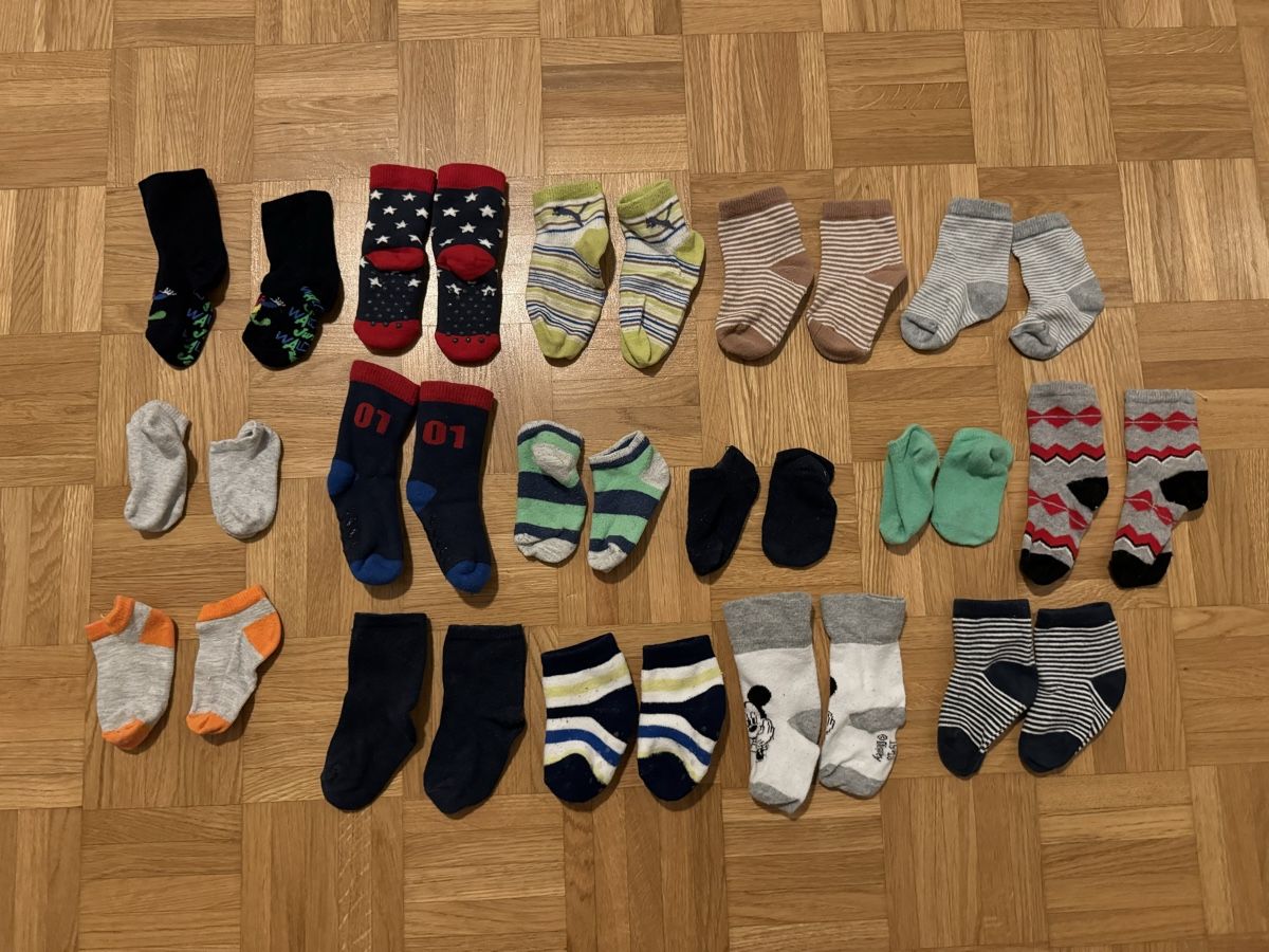 Socken für Kinder: Kinder Socken Grösse 0-12 Monate – Gebraucht aus Zürich von MaSte