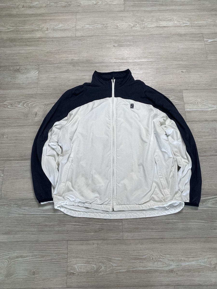 Nike Giacche: Nike Trackjacket Gr.L Top Zustand! – Nuovo (secondo la descrizione) da Safnern venduto da MaisonLouis
