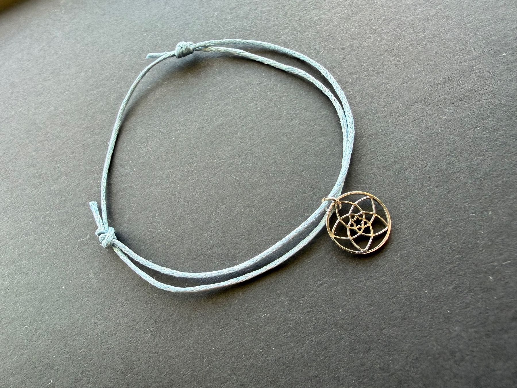 Bracciali & Braccialetti: Bracelet cordon réglable – Nuovo e nell'imballaggio originale da Le Noirmont venduto da Fanny_