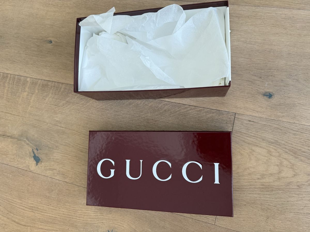 Caisses de transport: Gucci Schachtel – Neuf avec emballage d'origine à Schellenberg par joy116