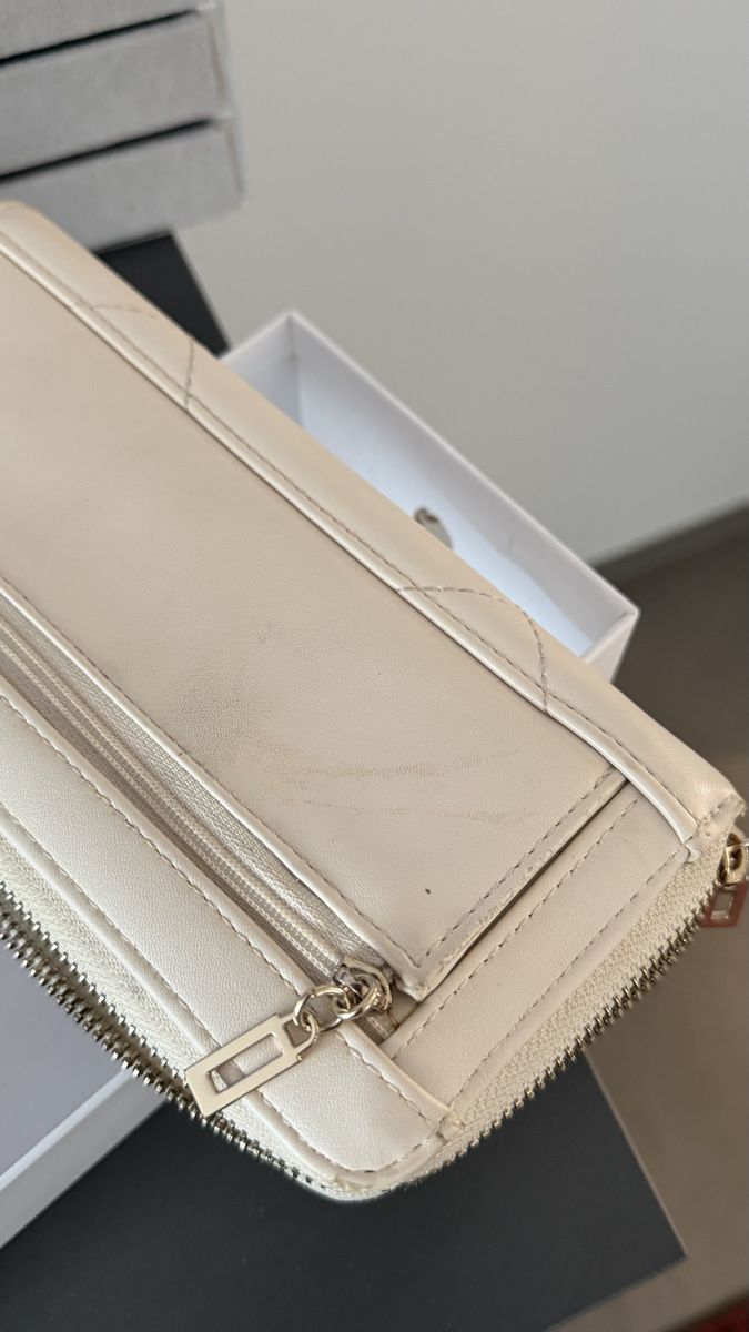 Guess Portamonete: Guess Portemonnaie, Beige – Usato da Hunzenschwil venduto da Tara_B 3