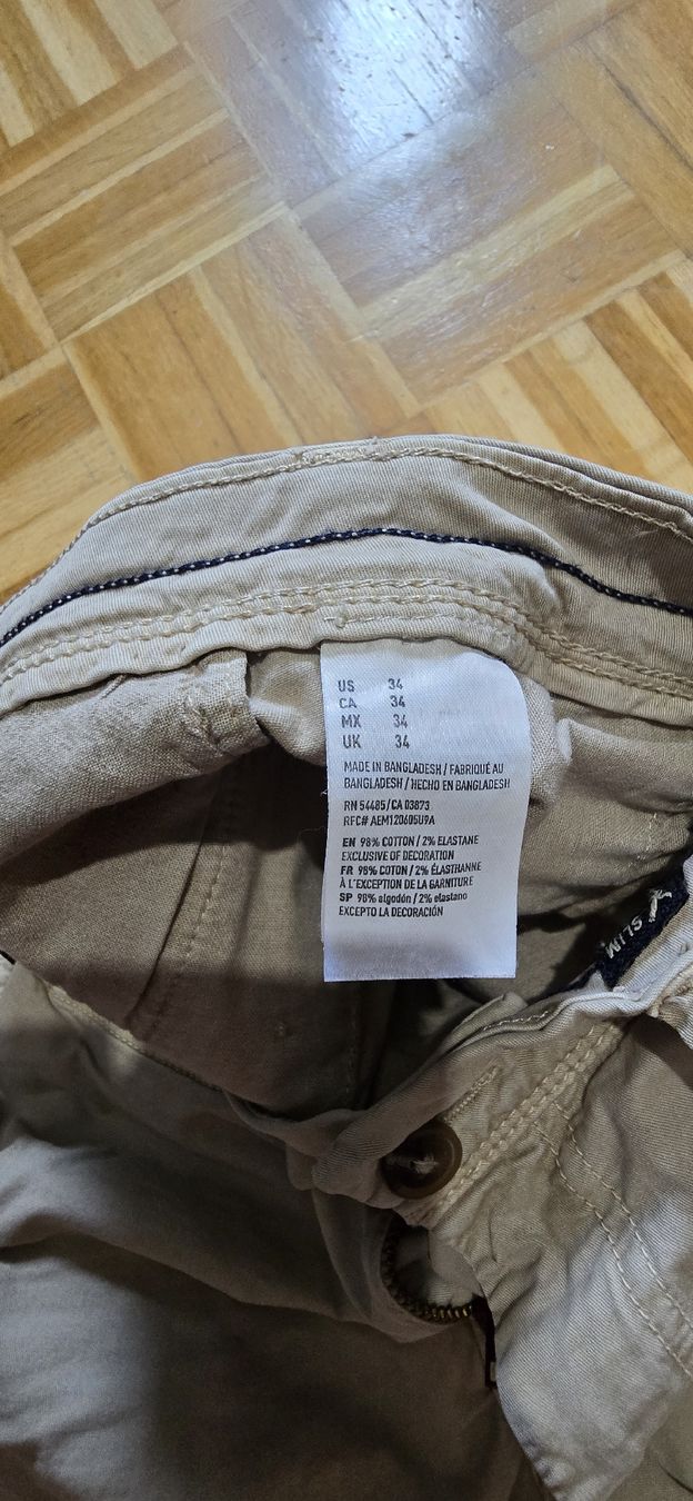 American Eagle Pantaloni: Short beige American Eagle, T. 34 – Usato da Mont-sur-Lausanne venduto da Didinho 2