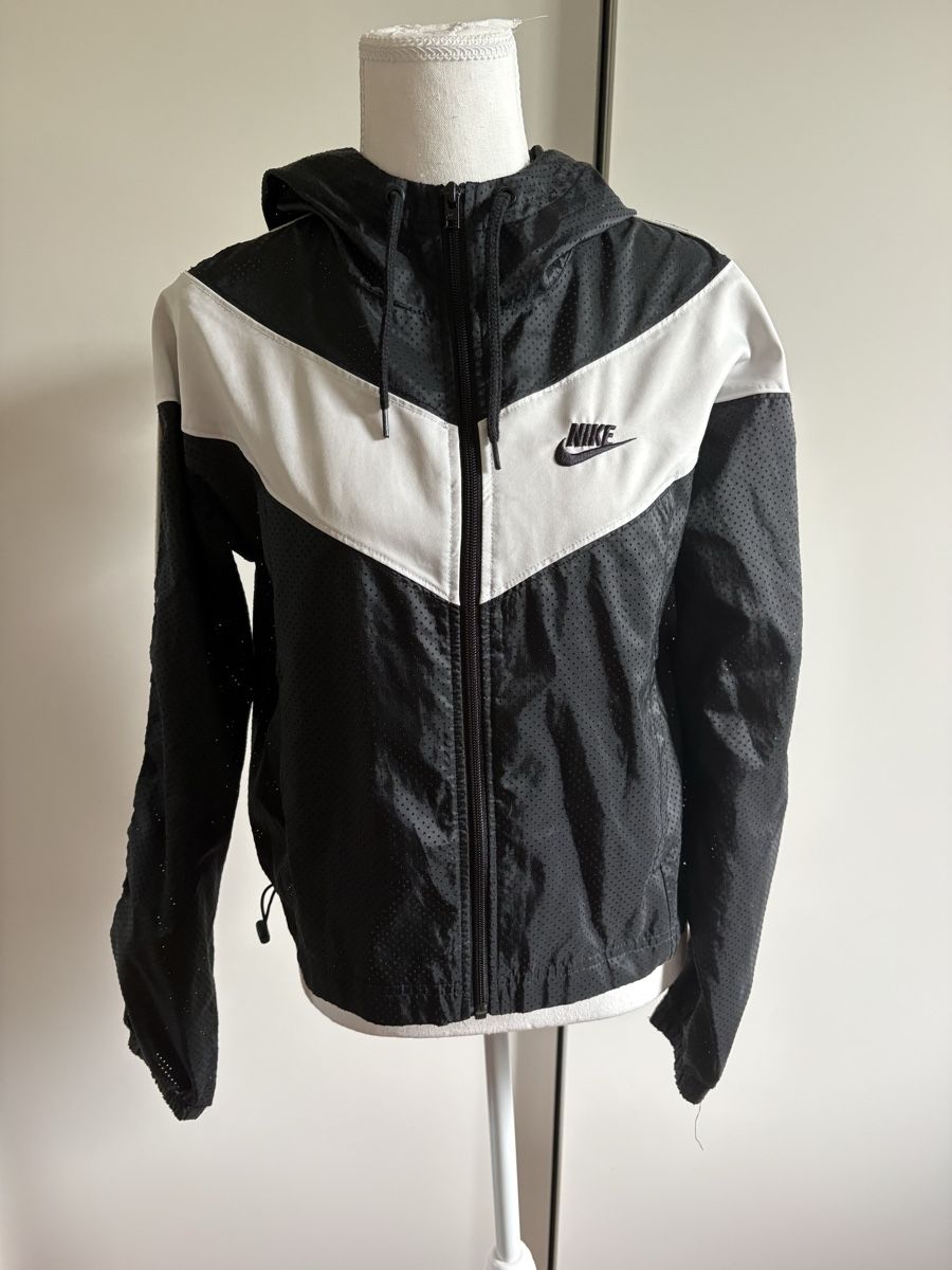 Nike Giacche: Jaquette Nike – Usato da Sion venduto da edelweissse
