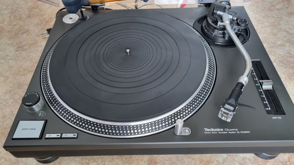 Technics Quartz Direct Drive Turntable System SL1210MK2 Acheter sur