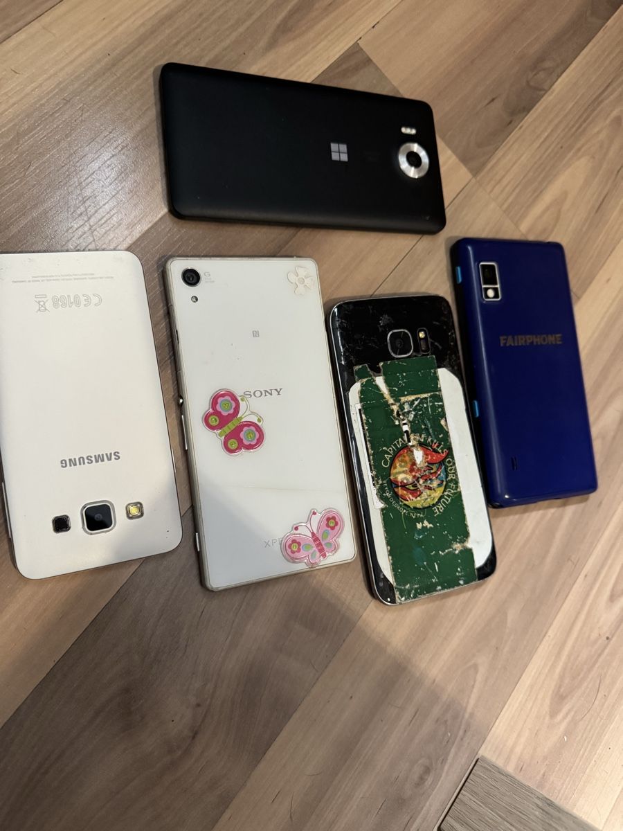 Telefoni cellulari / Smartphones: Lot de téléphones  – Difettoso da Biel/Bienne venduto da Baol1 1