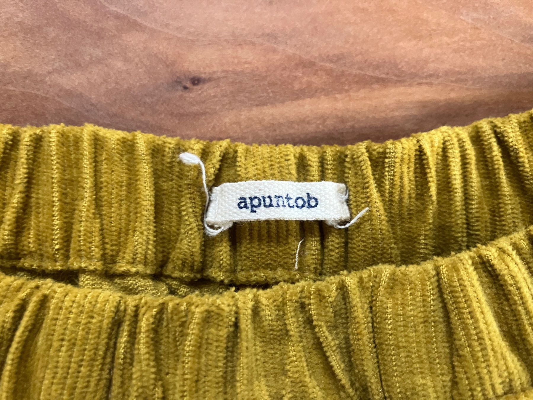 Pantaloni: schöne, gelbe Cordhose, Grösse M – Usato da Bern venduto da sturmmoewe 4