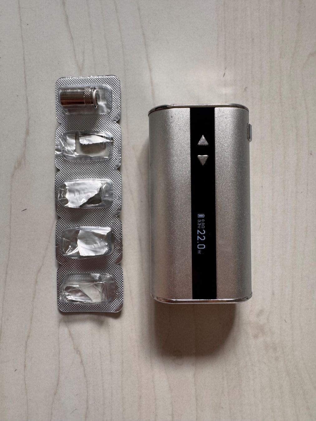 Eleaf Altri Prodotti per fumatori: E-Zigarette Eleaf iStick silber gebraucht mit Coils – Usato da Gerlafingen venduto da Aebu85 1