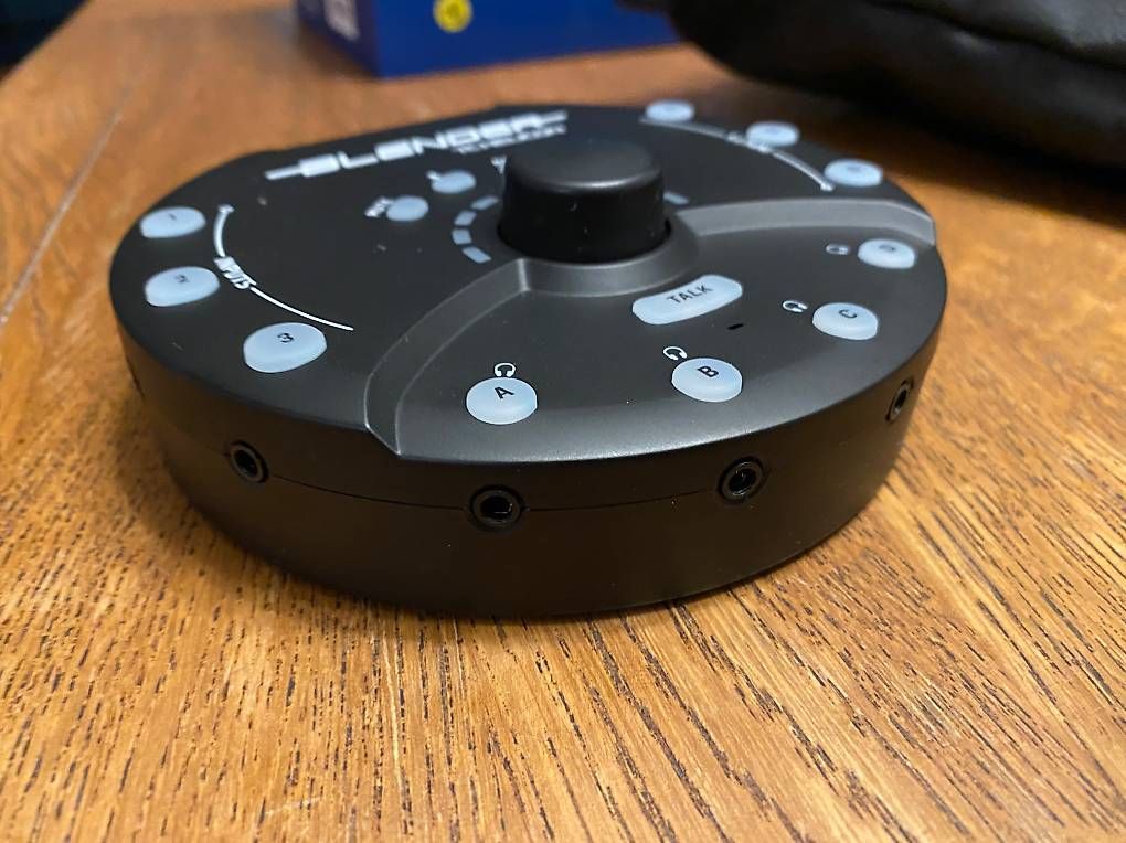 Attrezzatura per studi di registrazione: Audio-Interface TC HELICON BLENDER (6 Stereo Eingänge) – Usato da Buchs AG venduto da Tobiasnoseda 2