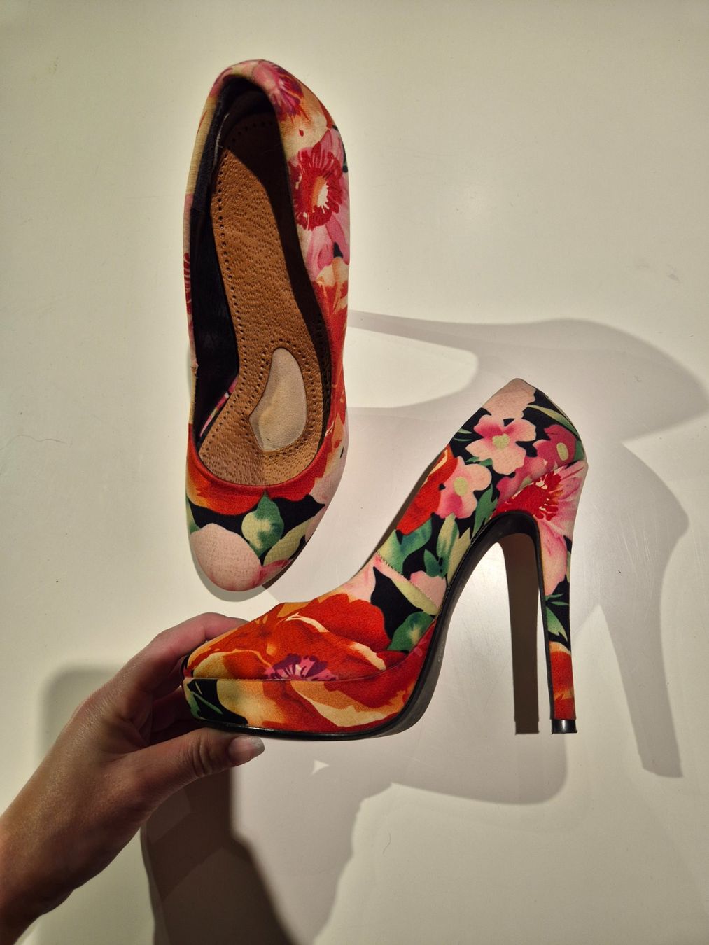 Damenschuhe: Talons – Gebraucht aus Valeyres-sous-Montagny von Romy.