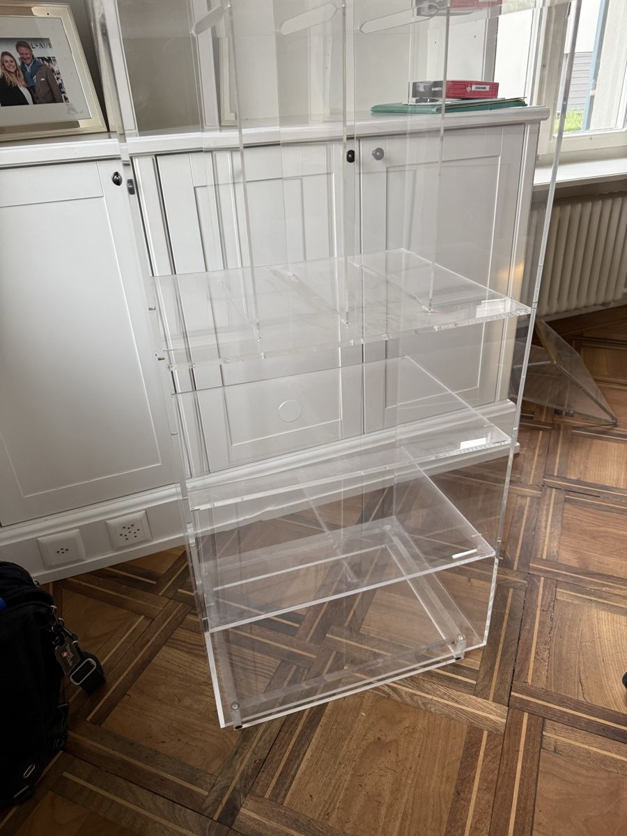 Fixations: Acryl Glas Rack – D'occasion à Staefa par cfschaer 2
