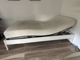 Bett 90x200 Lattenrost elektrisch Matratze Tempur