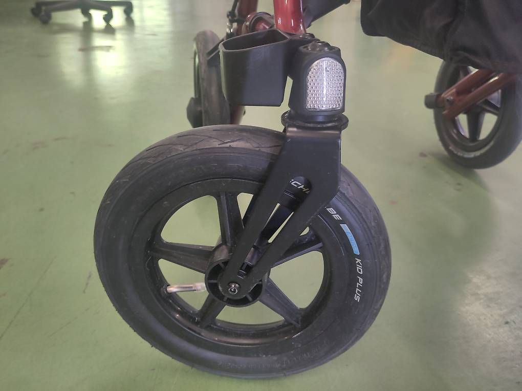 Ausili per la deambulazione: Dietz Rollator Taima XC – Usato da Pratteln venduto da Cartonsducoeur_bl 3