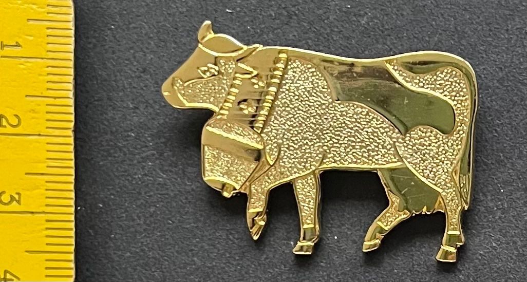 Placchette & Badge: Schweizer Kuh mit Glocke golden/ Pin – Usato da Ostermundigen venduto da DaxKarten-75