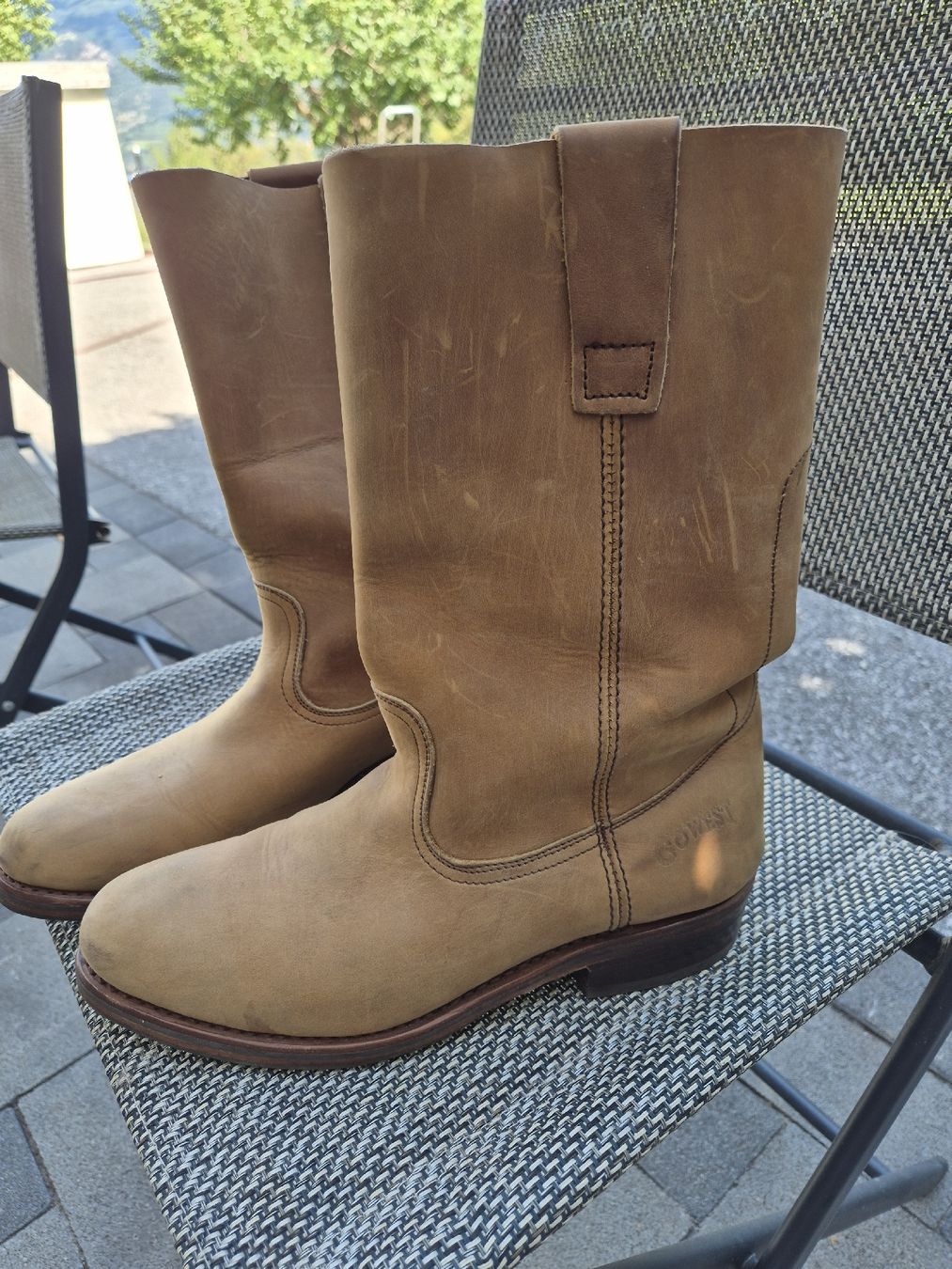 Scarpe da uomo: Bottes vintage Gowest en cuir camel – Usato da Argnou (Ayent) venduto da emnonaol
