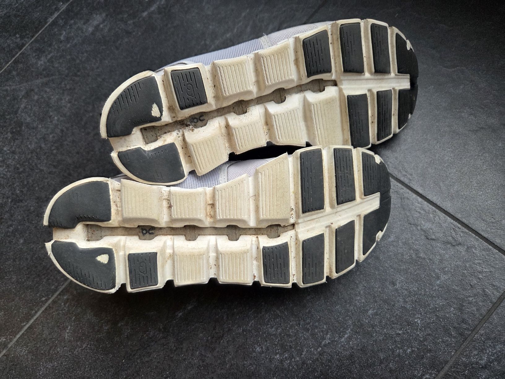 On Herrenschuhe: Schuhe On Cloud 5 Waterproof, Gr. 40 – Gebraucht aus Dübendorf von Skygirl8 1