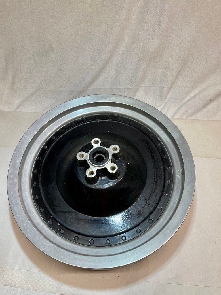 Harley-Davidson Tutti i ricambio per moto: Harley Scheibenrad 41058-87 – Usato da Trimmis venduto da hajaho