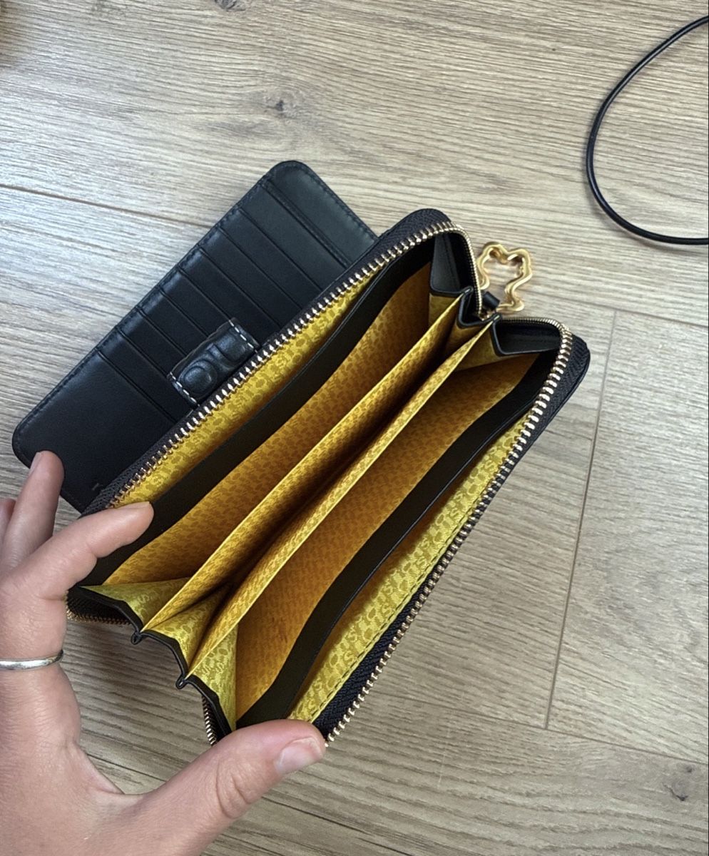 Portemonnaie: Tous leather wallet, like new – Neu (gemäss Beschreibung) aus Herbligen von T-esthetic 1
