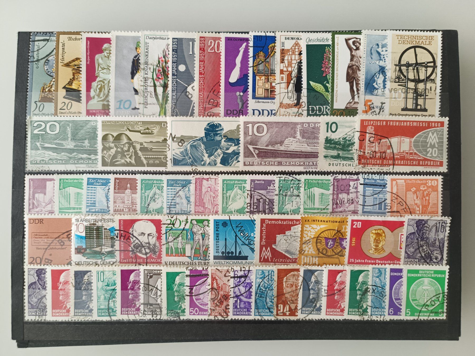 Tutti i francobolli: DDR Lot gestempelt – Usato da Dübendorf venduto da goeggi79