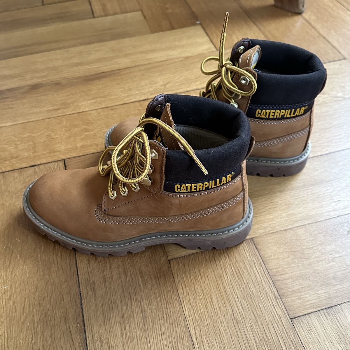 Caterpillar Scarpe da uomo: Chaussures Caterpillar 39 – Usato da Yverdon-les-bains venduto da Tulipe24 1